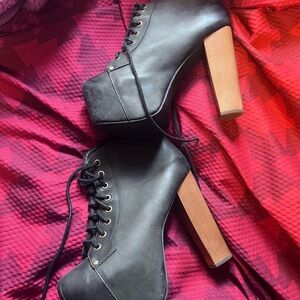 Jeffery Campbell Lolita’s